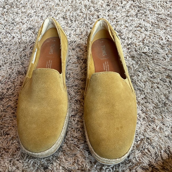 Yellow Suede Tom’s Palma Espadrille in great condition - Picture 5 of 11